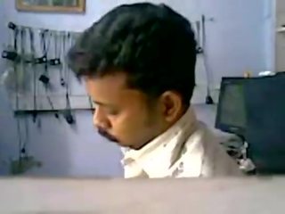 Tamil dorf mädchen sex mit chef im mobile geschäft