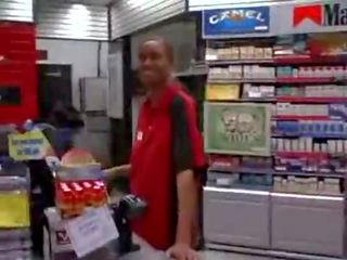 Gas स्टेशन मजदूर देता है पुरुष सरपंच में बातरूम