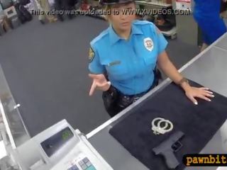 警察 役員 pawns 彼女の プッシー n ファック