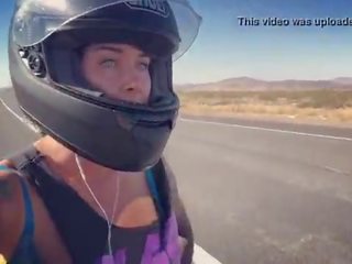 Felicity feline motorcycle tanrıça sigara aprilia içinde boşalma sırılsıklam